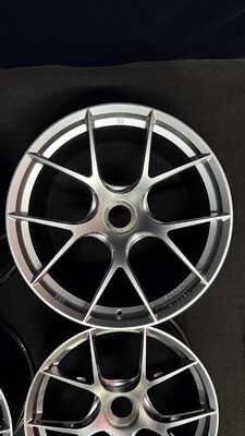 Bánh xe bạc kim cương BBS FI R Centerlock cho Porsche 911 991 992 GT3 GT3RS