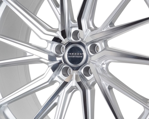 Bánh xe rèn Vossen HF-4T được đánh bóng bạc cho Audi RS4 A6