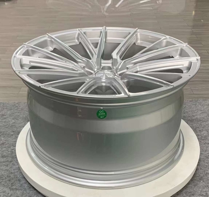 Bánh xe rèn Vossen HF-4T được đánh bóng bạc cho Audi RS4 A6