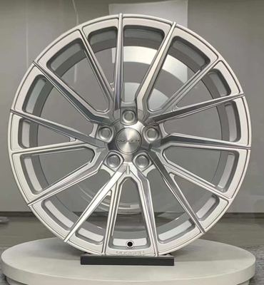 Bánh xe rèn Vossen HF-4T được đánh bóng bạc cho Audi RS4 A6