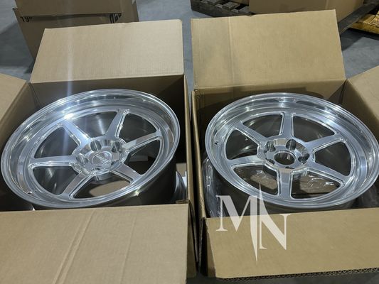 5x114.3 Forge Auto Wheels cho Nissan 350Z 370Z Xét bạc đánh bóng